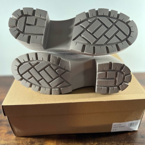 Listing for Steve Madden HAYLAN Grey Suede Boots (Size 9.5) - Picture 7 of 9